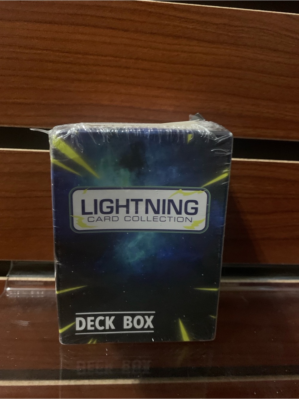 100 Pokémon cards with Deck box